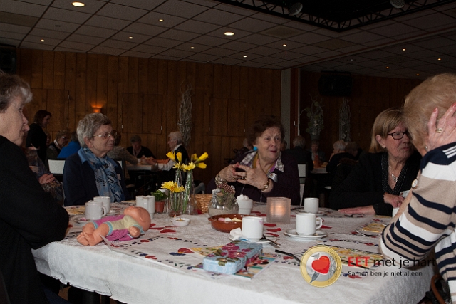 20150322 frans versteden fotografie - tilburginbeeld FRVE0707.jpg - eet met je hart lunch en creatieve workshop paastakken maken